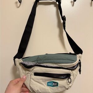BAGSMART Paz Fanny Pack